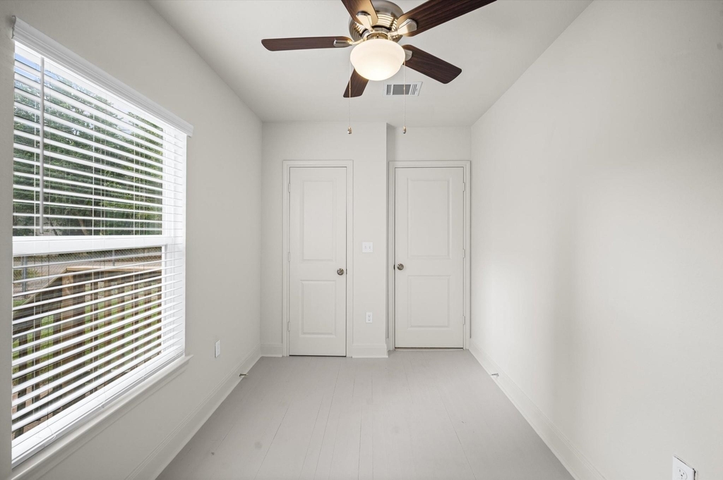 4602 Coke Street - Photo 16