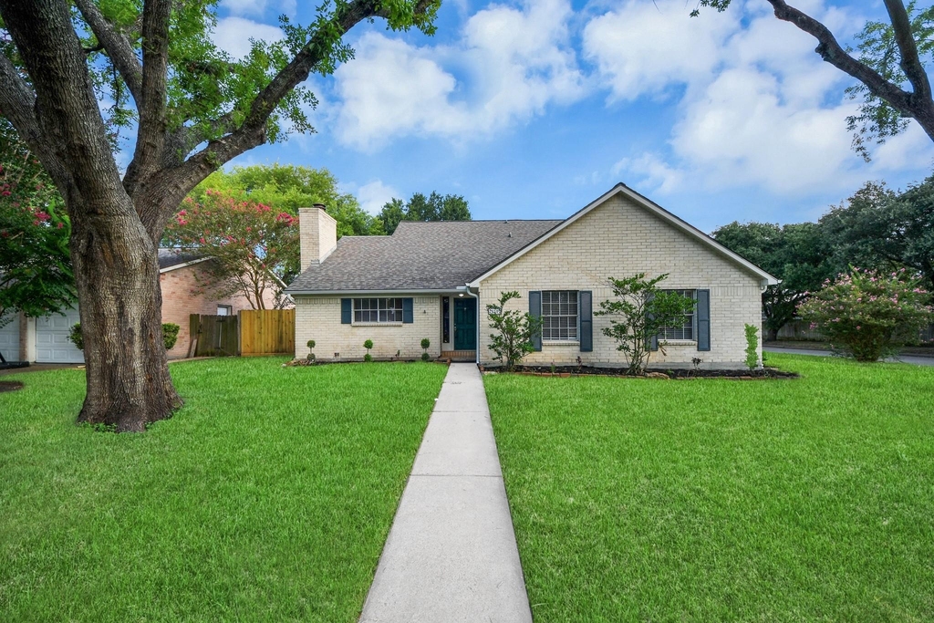 22502 Deville Drive - Photo 0