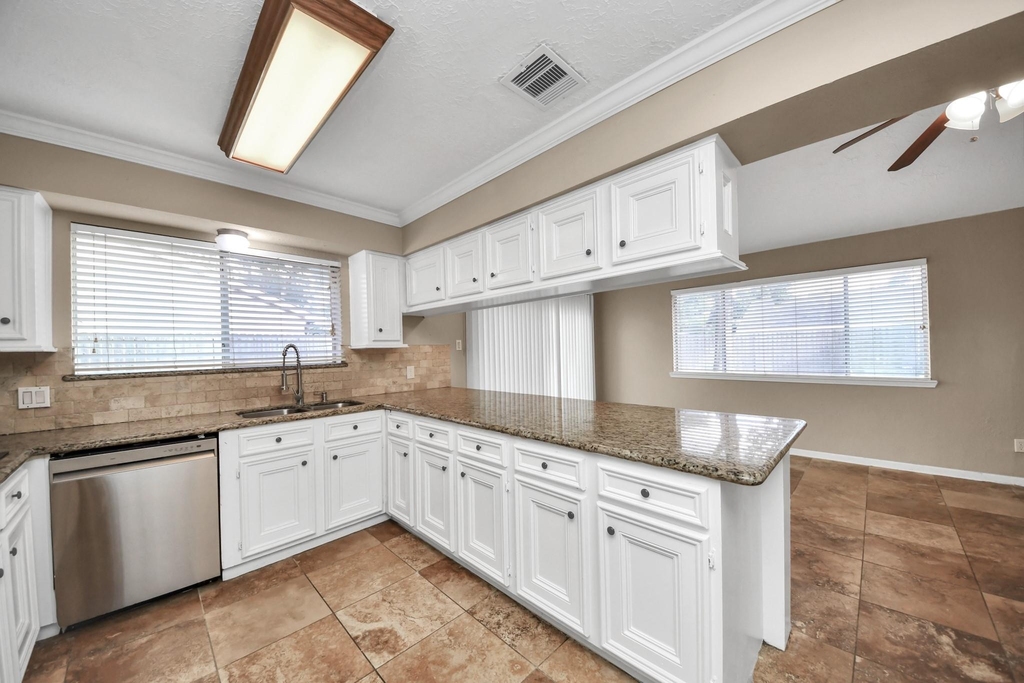 22502 Deville Drive - Photo 30