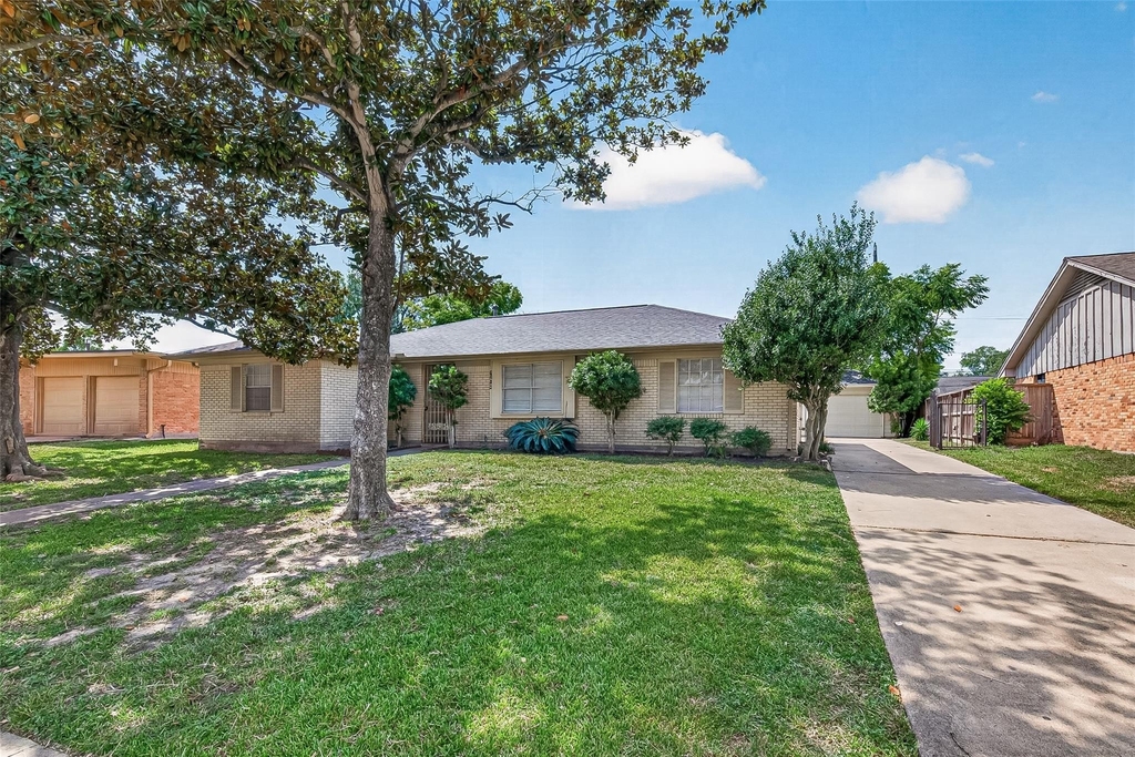 7214 Tours Street - Photo 1