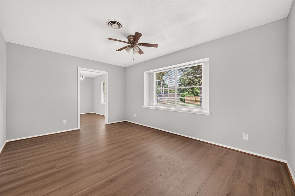 7214 Tours Street - Photo 4