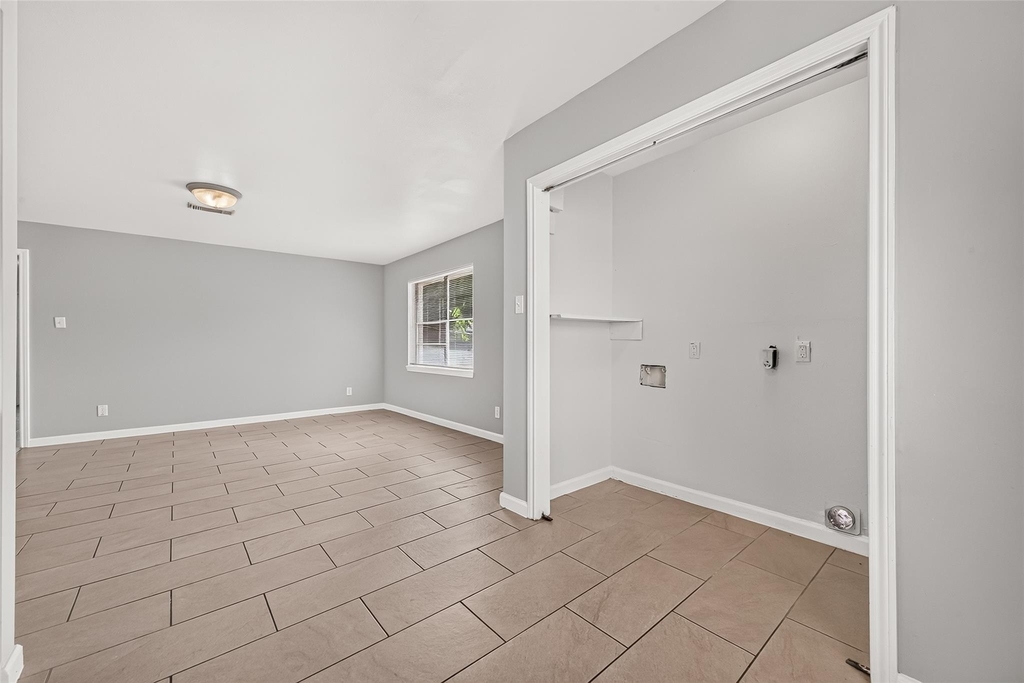 7214 Tours Street - Photo 15