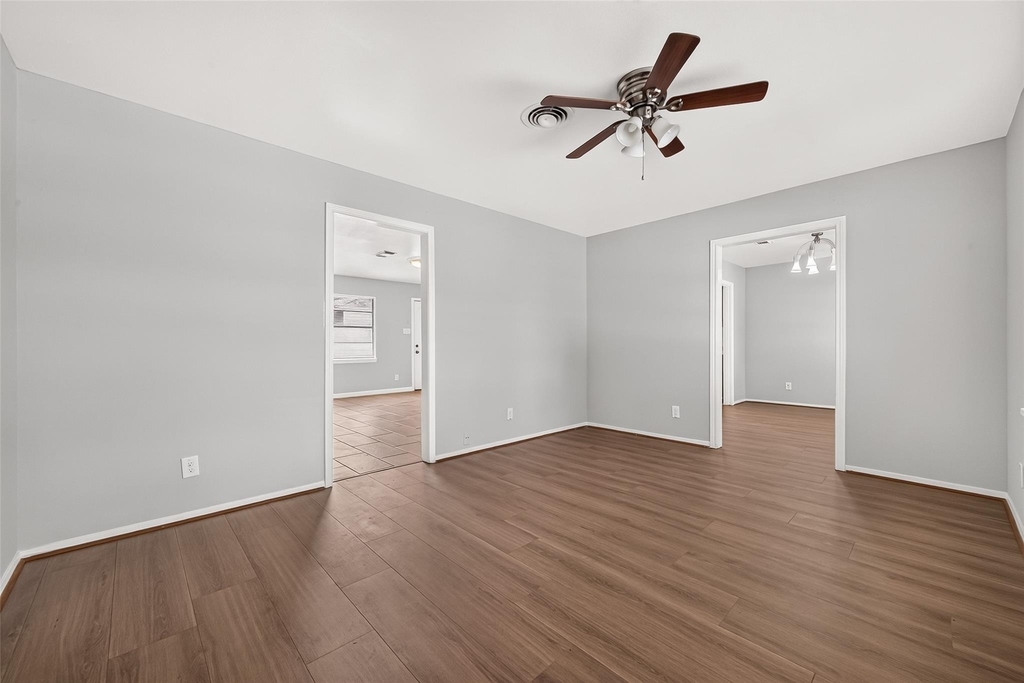 7214 Tours Street - Photo 5