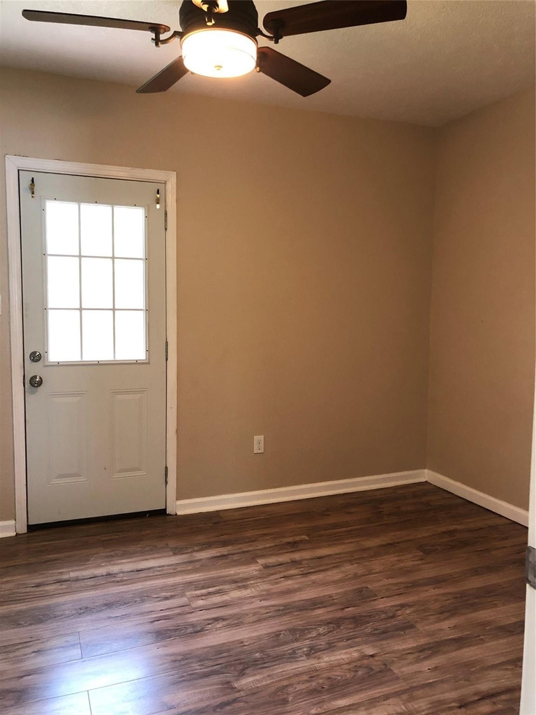 703 N Avenue B - Photo 6