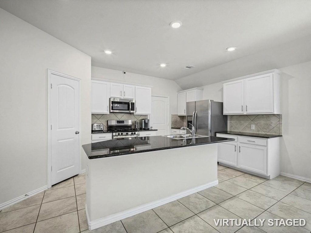 8915 English Manor Drive - Photo 8