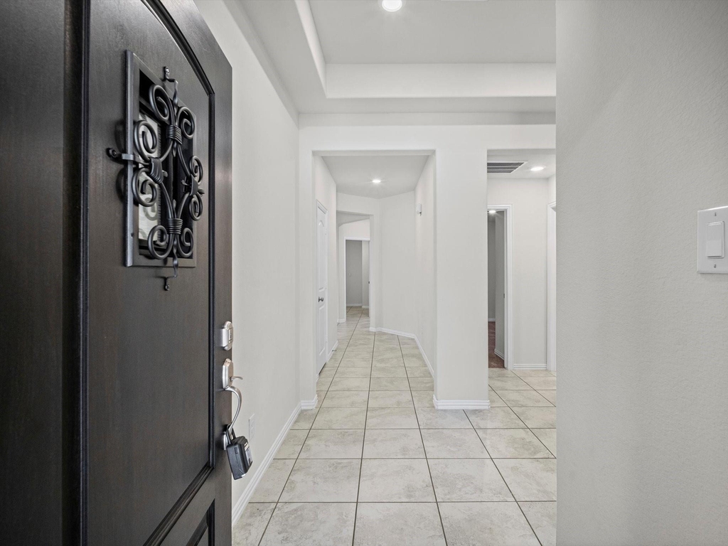 8915 English Manor Drive - Photo 4