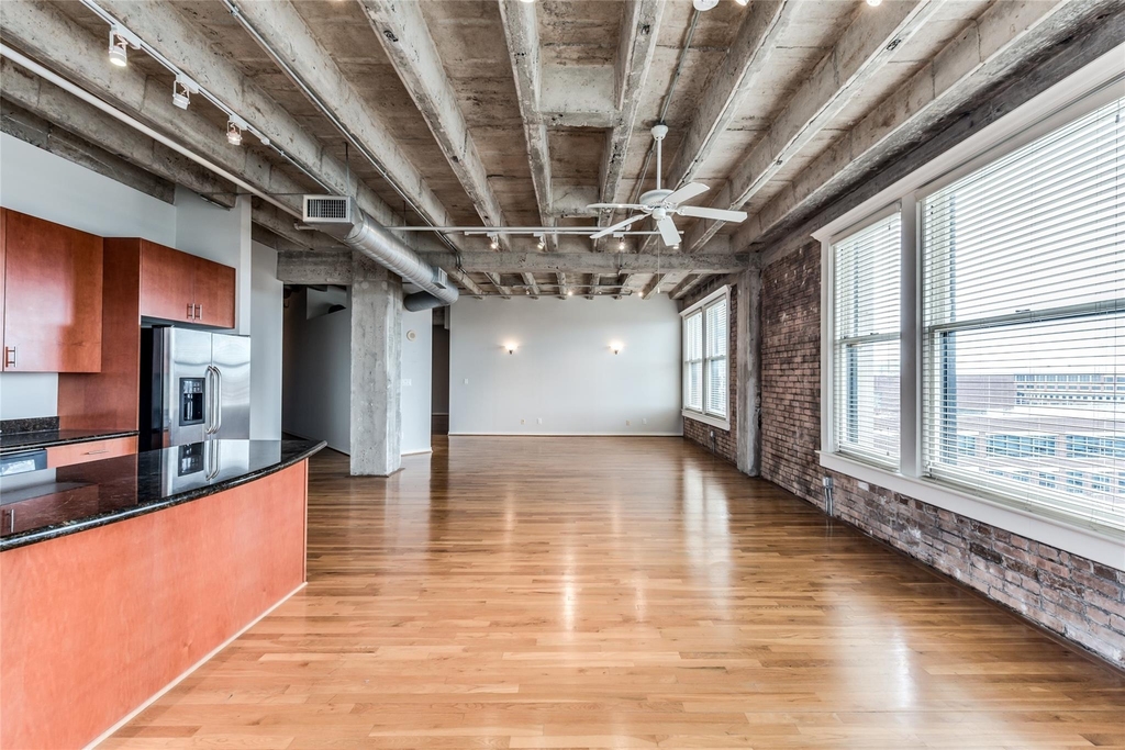 201 Main Street - Photo 8