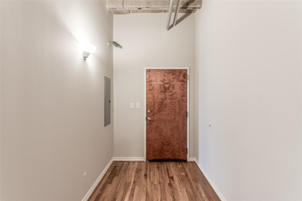 201 Main Street - Photo 12