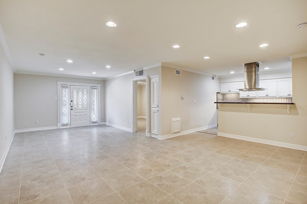 3131 Cummins Street - Photo 2