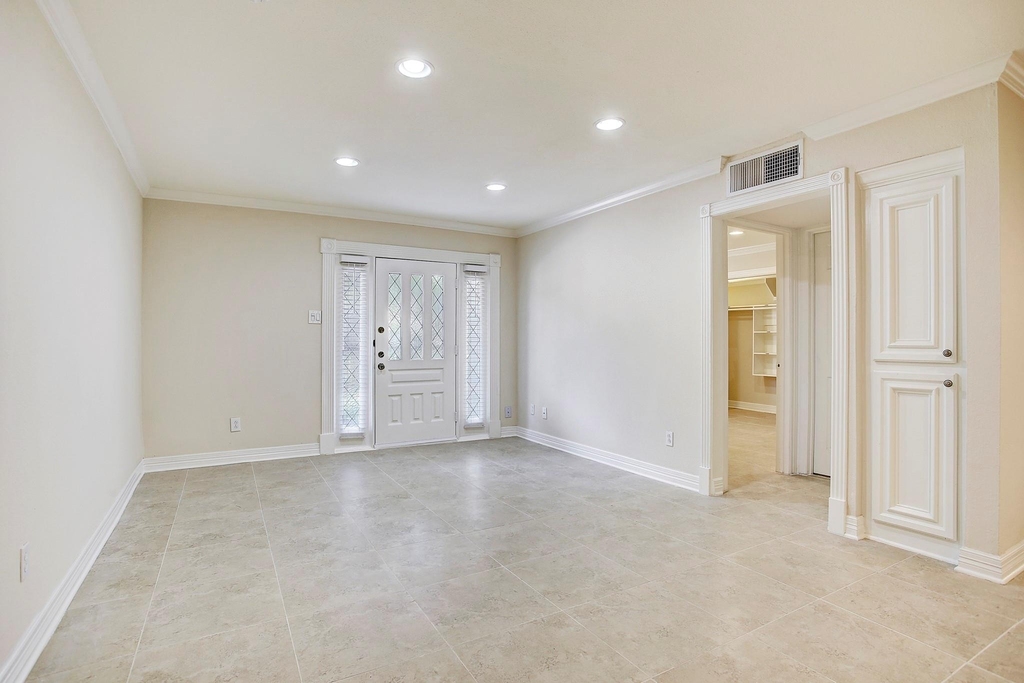 3131 Cummins Street - Photo 1