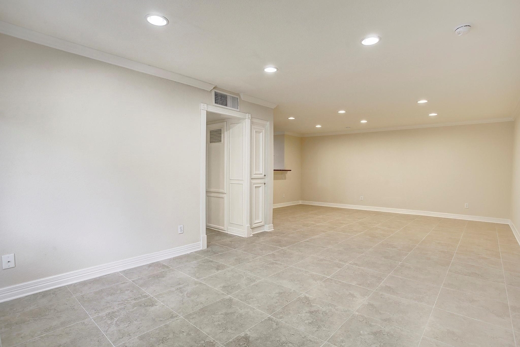3131 Cummins Street - Photo 4