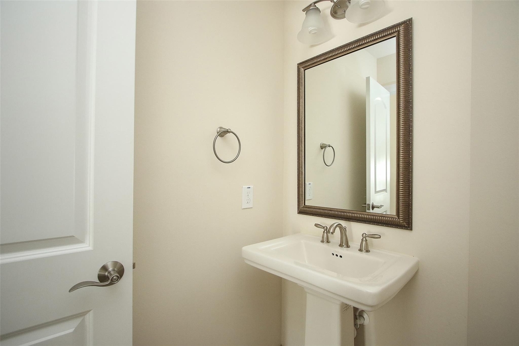34 Estherwood Place - Photo 26
