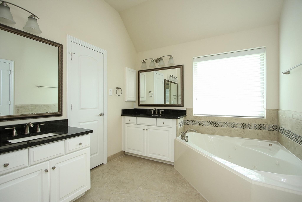 34 Estherwood Place - Photo 16
