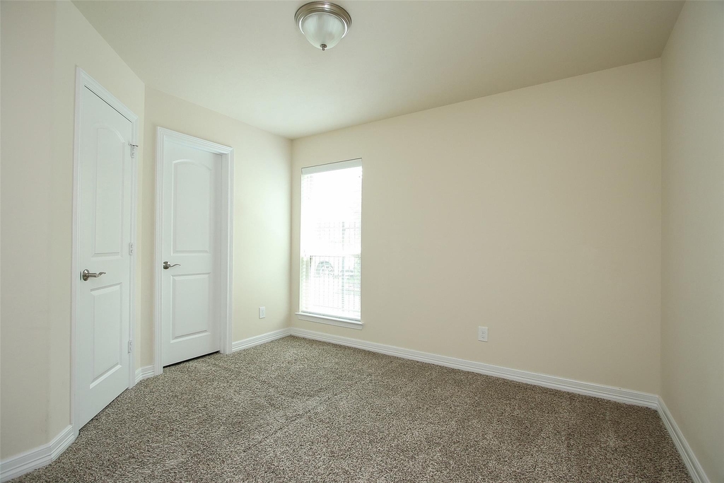 34 Estherwood Place - Photo 17