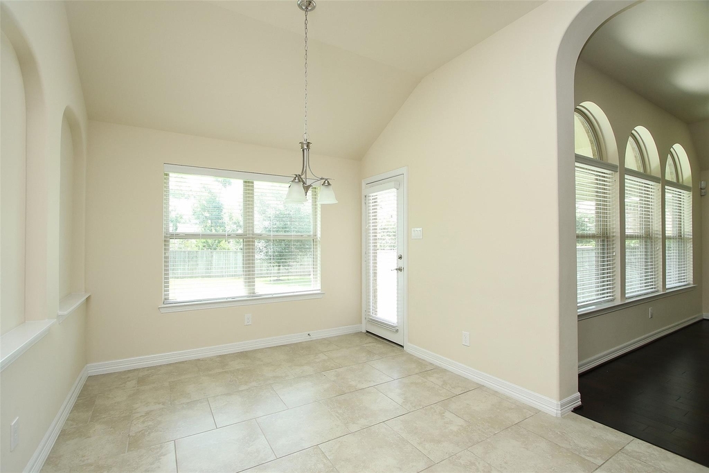 34 Estherwood Place - Photo 13