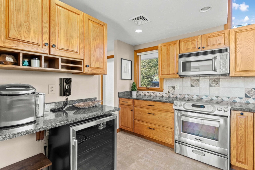 281 Davidson - Photo 4