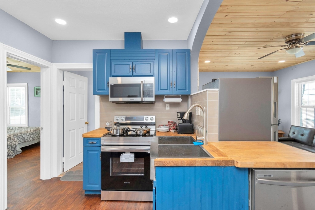915 8th Street - Photo 19