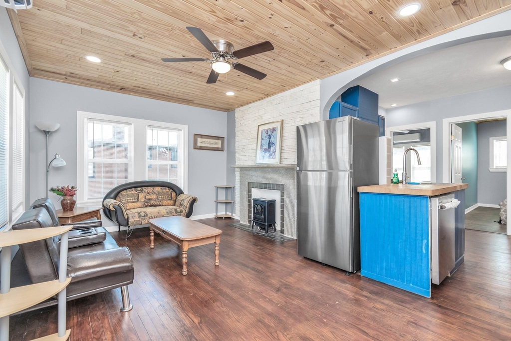 915 8th Street - Photo 15