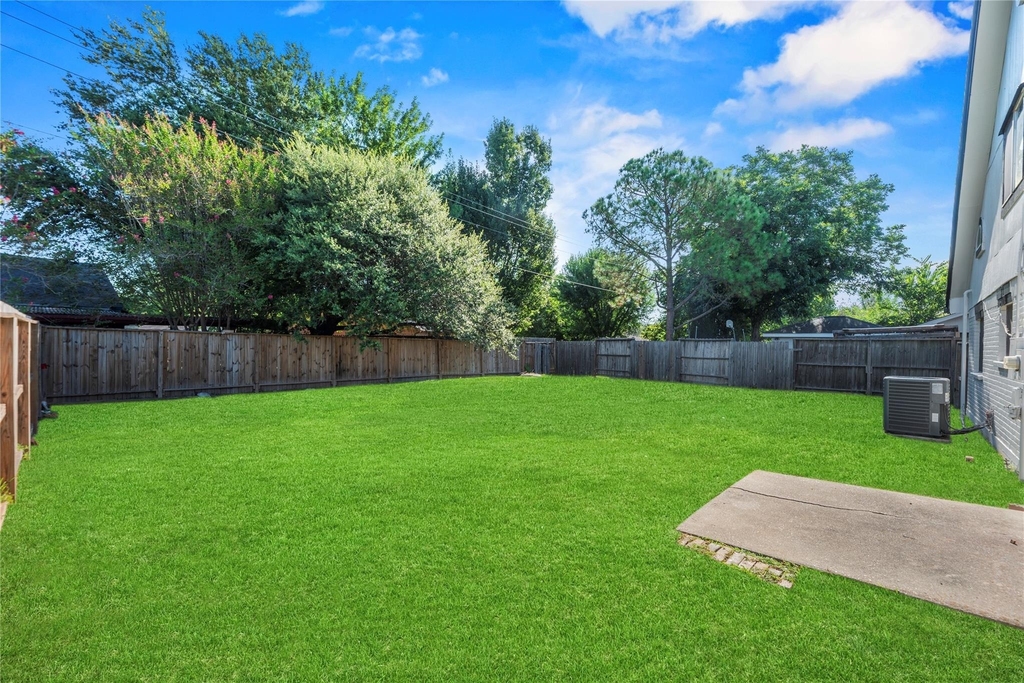 7526 Gulfbriar Place - Photo 18
