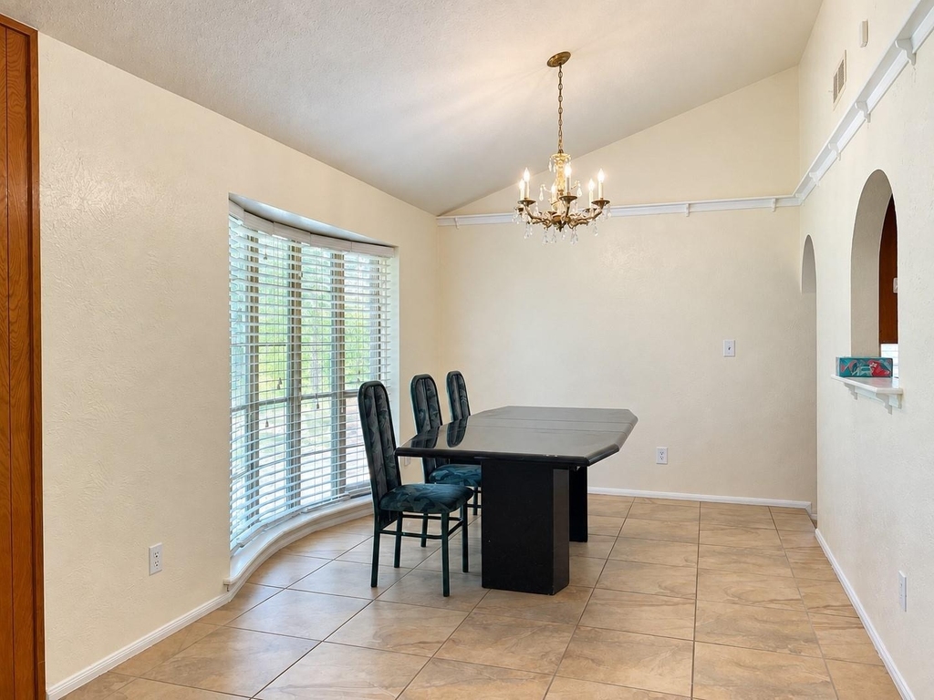 8831 Hendon Ln - Photo 11