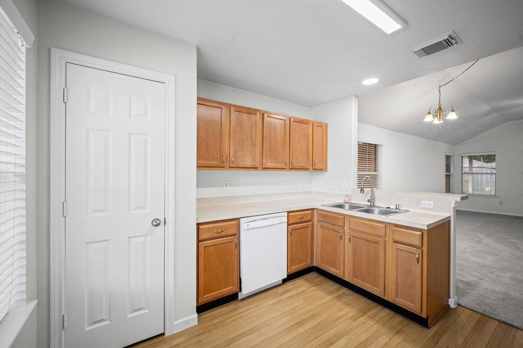 15823 Aldridge Creek Court - Photo 8