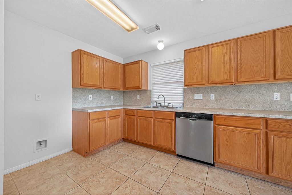 16414 Sylvan Dale Drive - Photo 18
