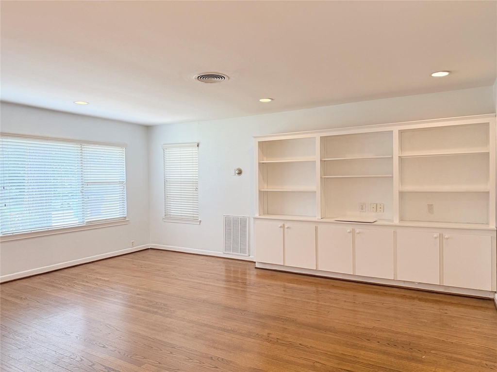 3114 Norris Drive - Photo 3