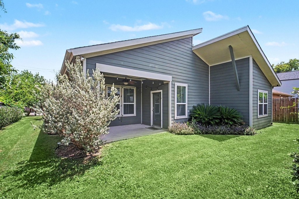 3413 Omega Street - Photo 9