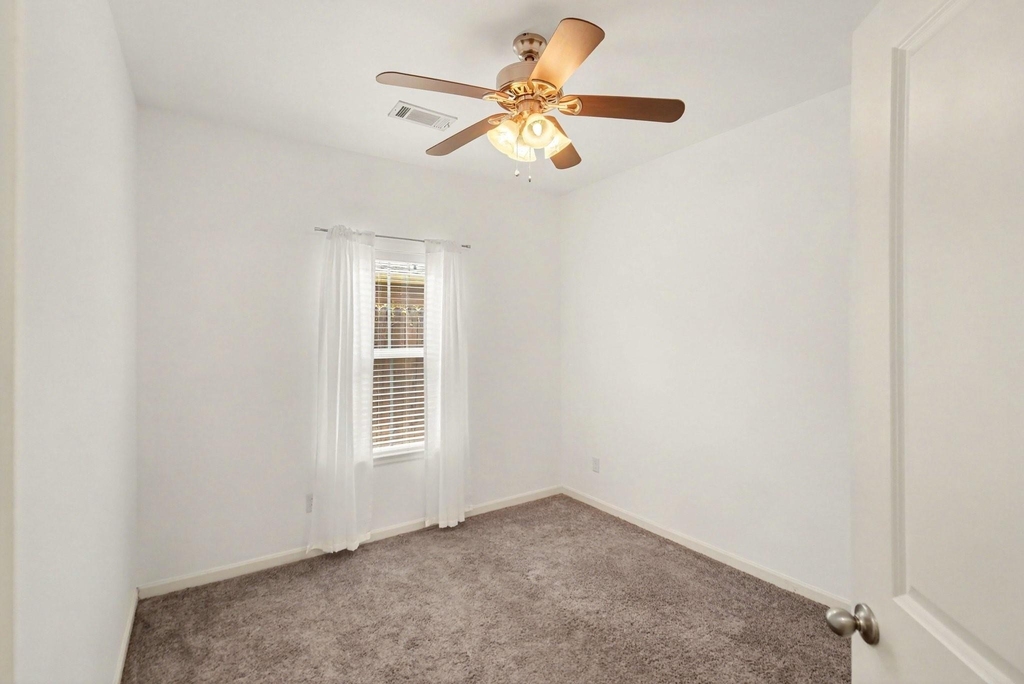 3413 Omega Street - Photo 4