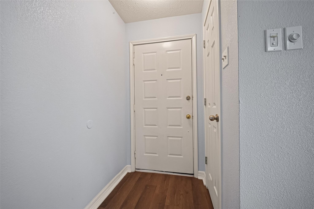 1414 Elkwood Drive - Photo 4