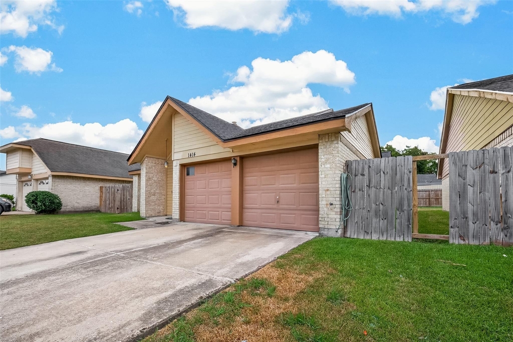 1414 Elkwood Drive - Photo 2