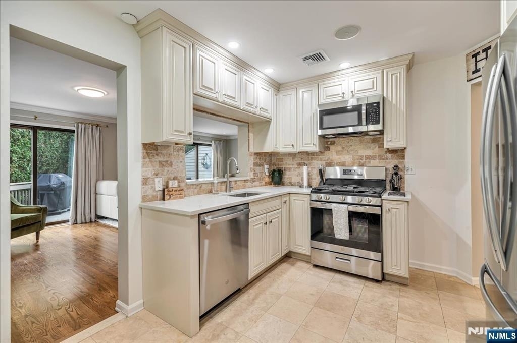 54 Spruce - Photo 8