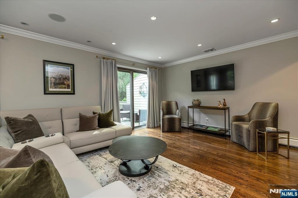 54 Spruce - Photo 4