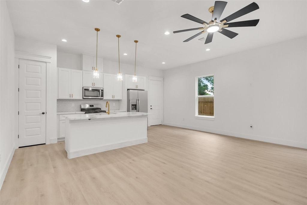 3824 Lynnfield Street - Photo 2