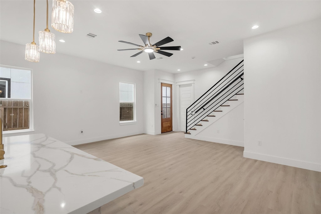 3824 Lynnfield Street - Photo 3
