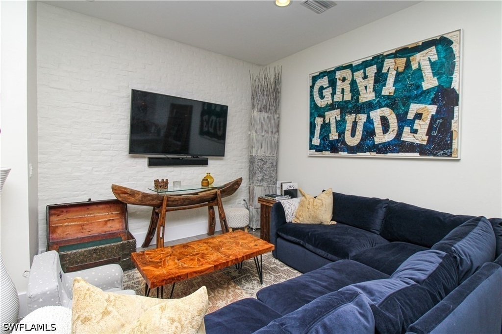 647 110th Avenue N - Photo 30