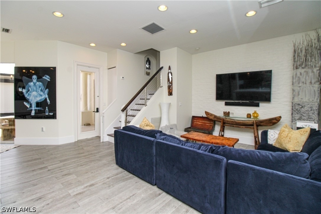 647 110th Avenue N - Photo 33