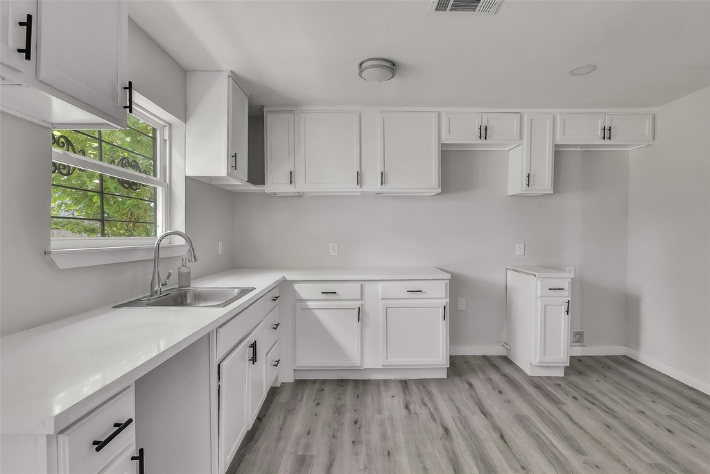 1912 Gentry Street - Photo 5