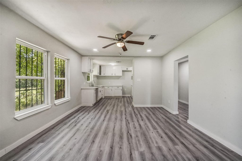 1912 Gentry Street - Photo 12