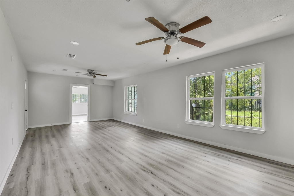1912 Gentry Street - Photo 14