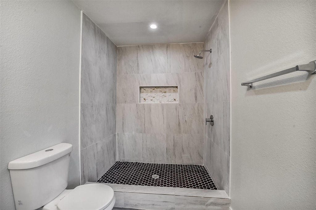 1912 Gentry Street - Photo 8