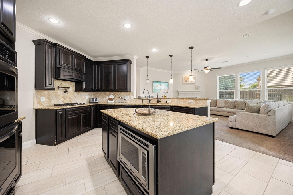 9338 Taylor Cliff Lane - Photo 17