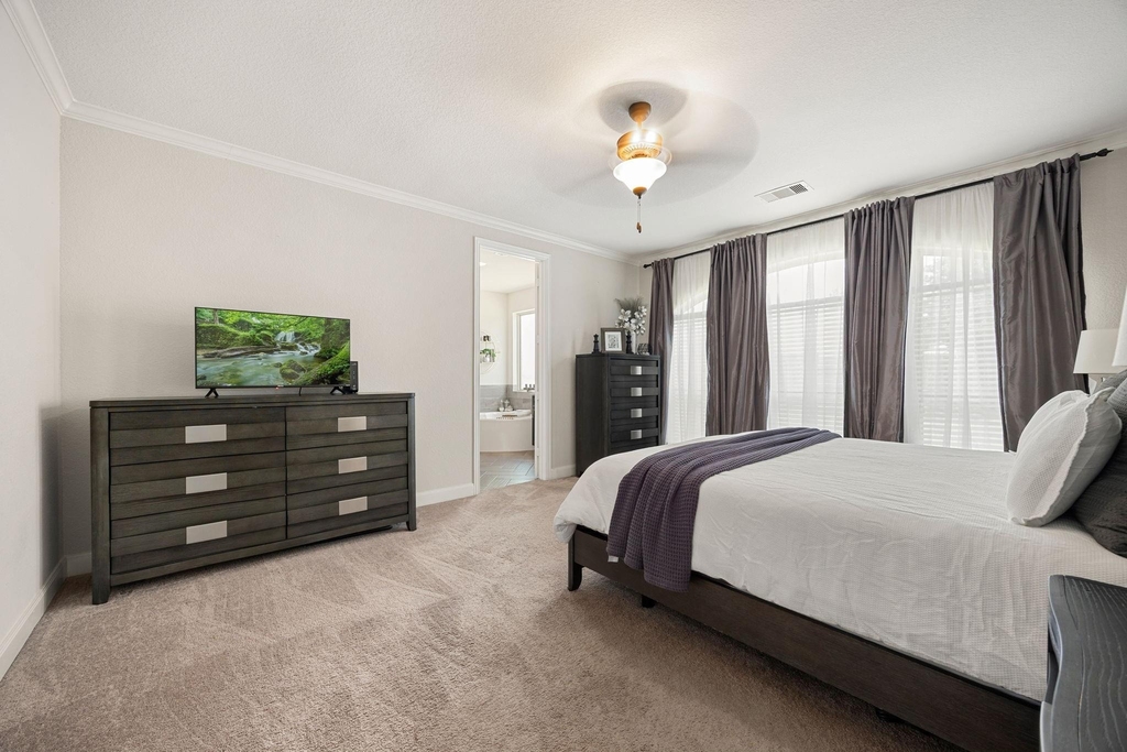 9338 Taylor Cliff Lane - Photo 20