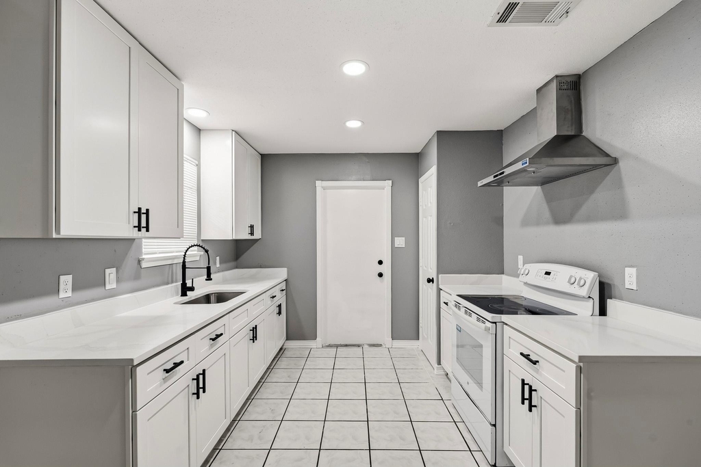 5223 Heathercrest Street - Photo 9