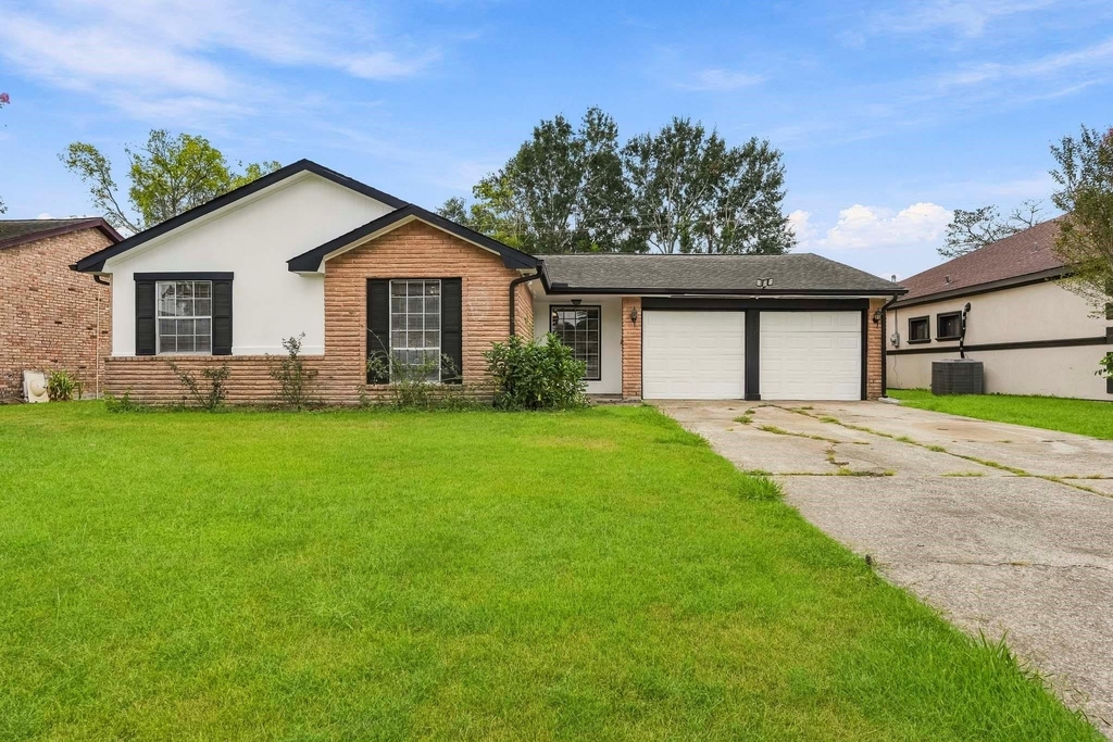 5223 Heathercrest Street - Photo 0