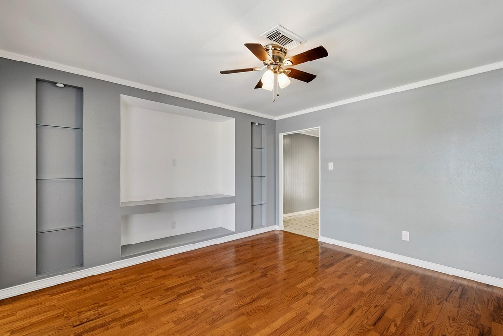 5223 Heathercrest Street - Photo 4