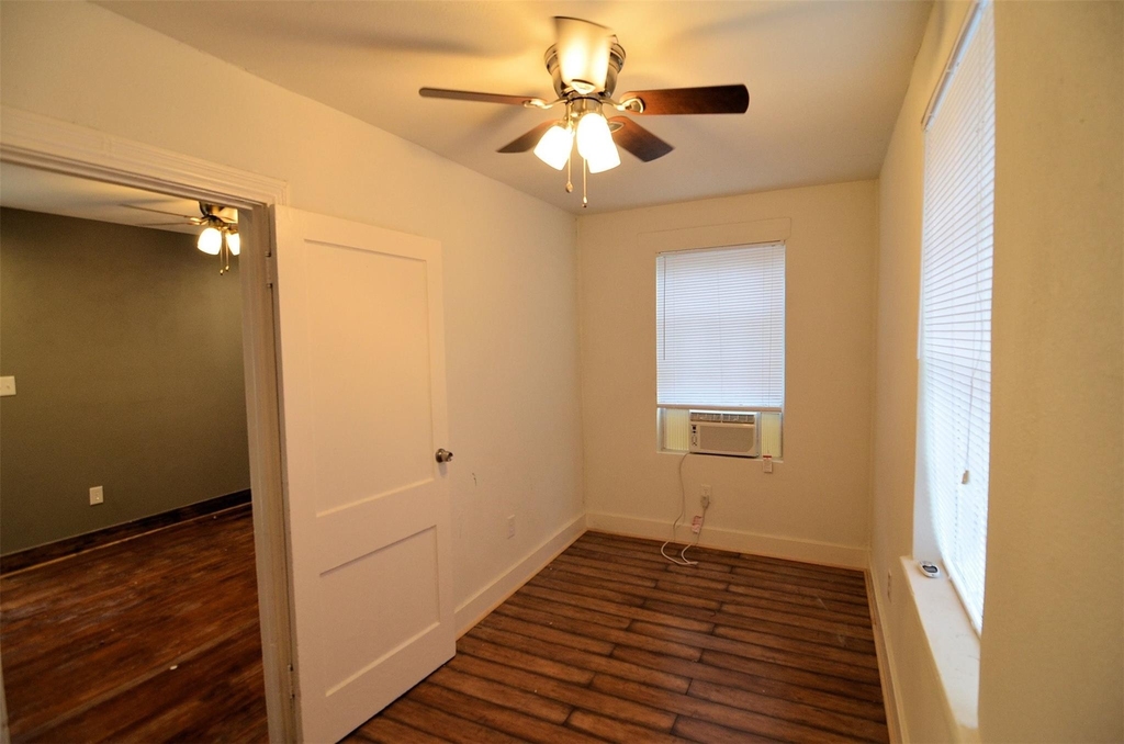 2123 Marion Street - Photo 9