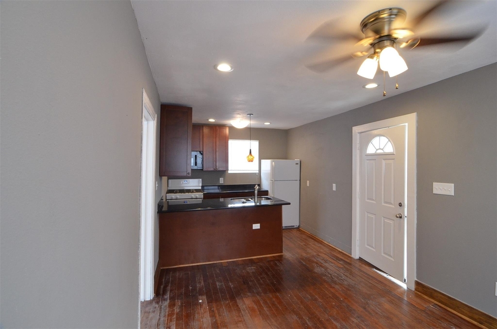 2123 Marion Street - Photo 19