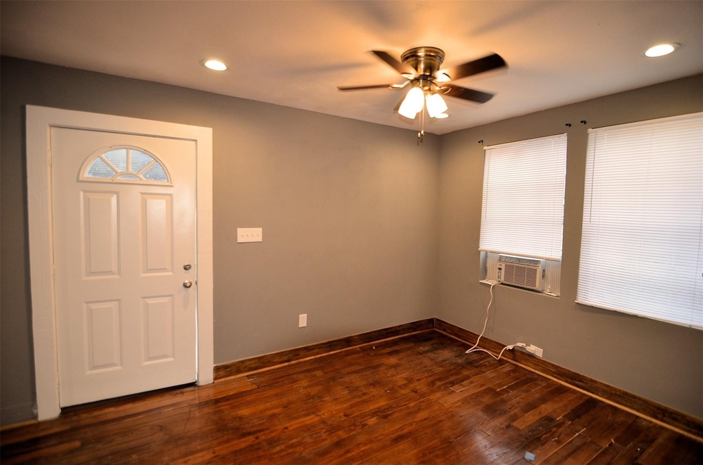 2123 Marion Street - Photo 7