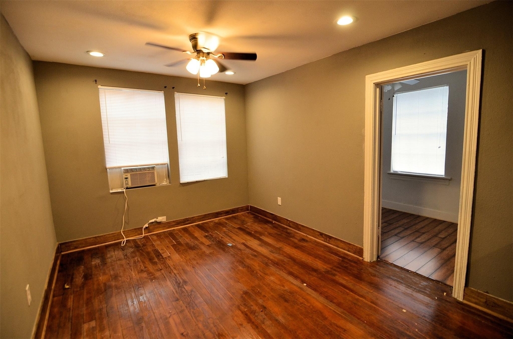 2123 Marion Street - Photo 4